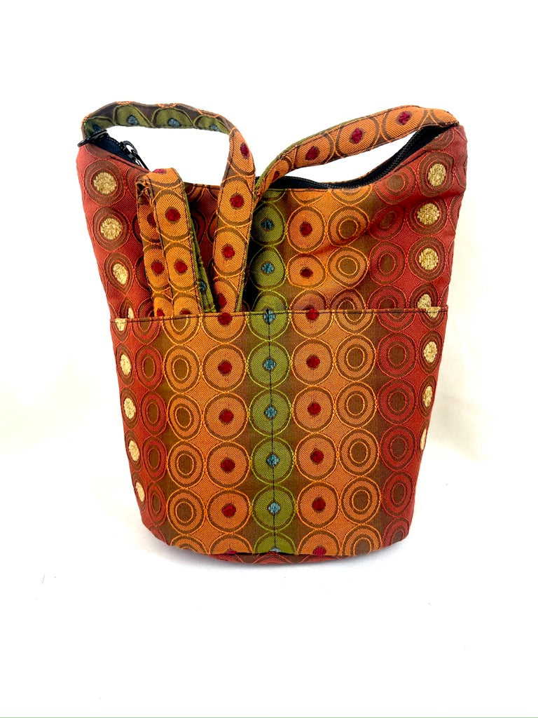 Bucket Purse in Russet Dots Jacquard