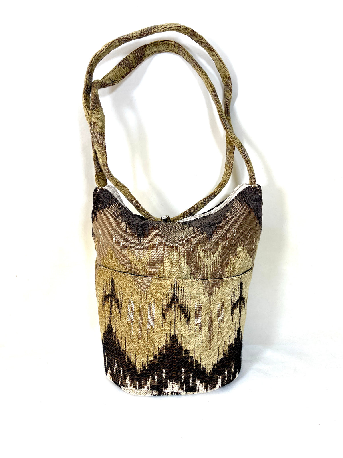 Bucket Purse in Winter on the Mesa Jacquard
